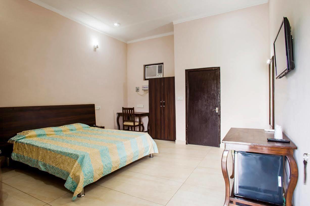 Gulmohar Sariska Resort Bairāt Exterior foto