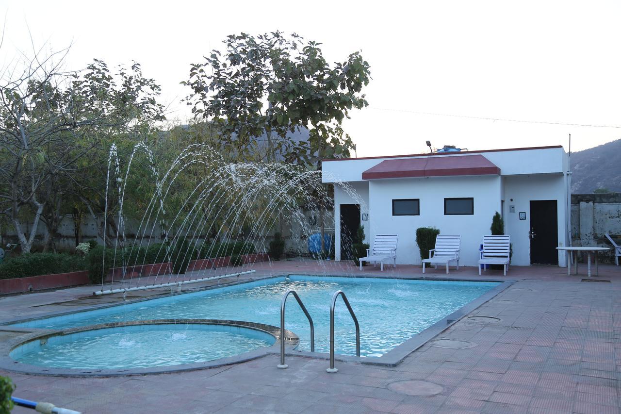 Gulmohar Sariska Resort Bairāt Exterior foto